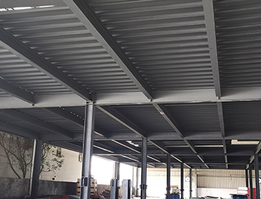 钢结构施工现场