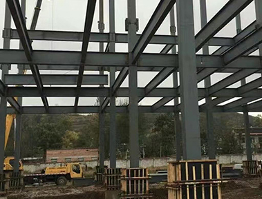 钢结构施工现场